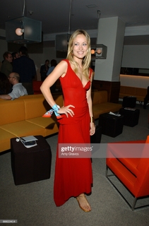 Olivia Wilde feet photo thumbnail