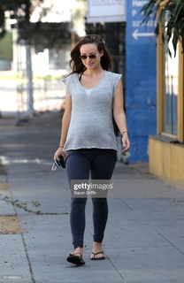 Olivia Wilde feet photo thumbnail