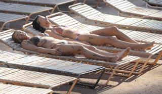 Imogen Thomas feet photo thumbnail