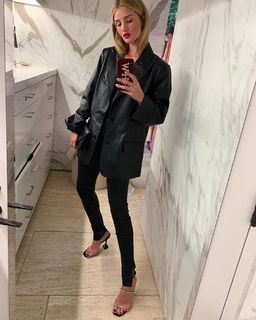 Rosie Huntington-Whiteley feet photo thumbnail