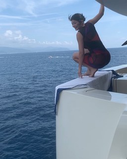 Kylie Jenner feet photo thumbnail