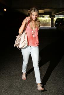 Delta Goodrem feet photo thumbnail
