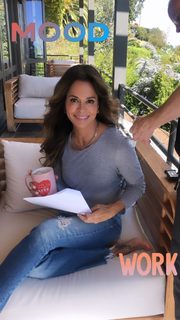 Brooke Burke feet photo thumbnail
