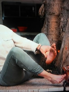 Chelsea Handler feet photo thumbnail