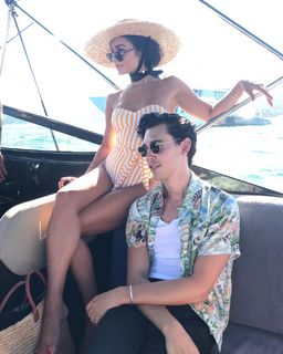 Vanessa Hudgens feet photo thumbnail