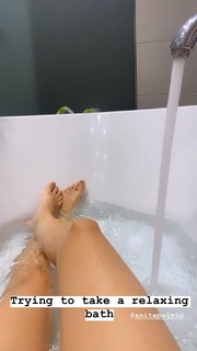 Barbara Palvin feet photo thumbnail