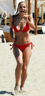 Michelle Hunziker feet photo thumbnail