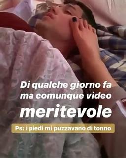 Valentina Vignali feet photo thumbnail