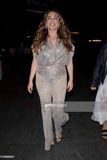 Kelly Brook feet photo thumbnail