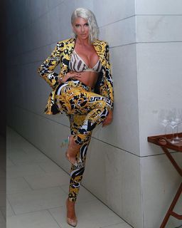 Jelena Karleusa feet photo thumbnail