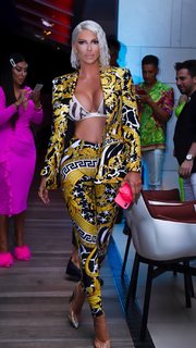 Jelena Karleusa feet photo thumbnail