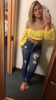 Paige VanZant feet photo thumbnail
