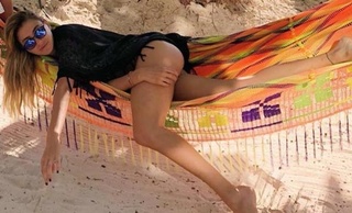 Seyma Subasi feet photo thumbnail