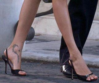 Adriana Lima feet photo thumbnail