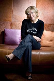 Emma Thompson feet photo thumbnail