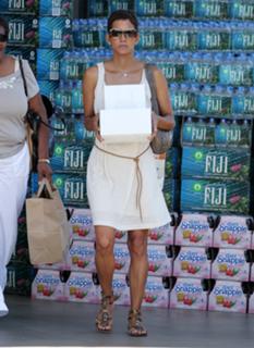 Halle Berry feet photo thumbnail