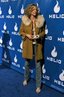 Jenna Elfman feet photo thumbnail
