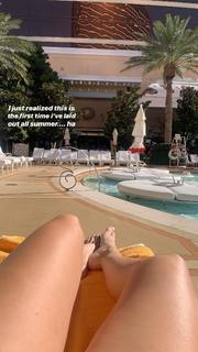 Natalie Noel Mariduena feet photo thumbnail