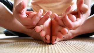 Adriene Mishler feet photo thumbnail