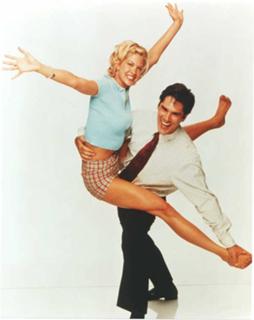 Jenna Elfman feet photo thumbnail