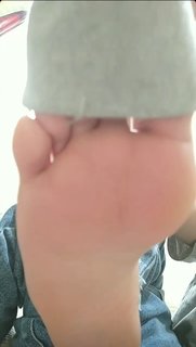 Isa Pes feet photo thumbnail