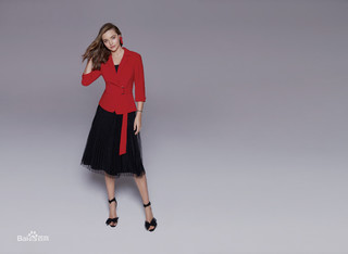 Miranda Kerr feet photo thumbnail
