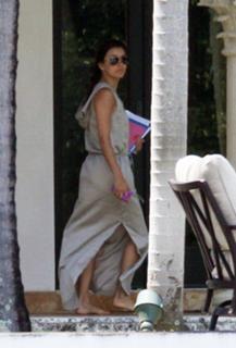 Eva Longoria feet photo thumbnail