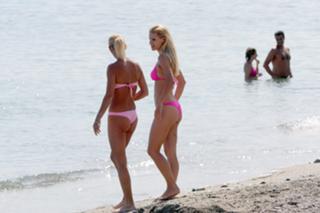 Michelle Hunziker feet photo thumbnail