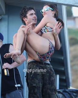 Ashley Tisdale feet photo thumbnail