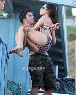 Ashley Tisdale feet photo thumbnail