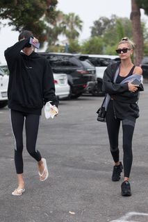 Kendall Jenner feet photo thumbnail