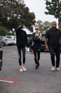 Kendall Jenner feet photo thumbnail