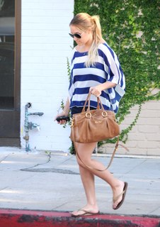 Lauren Conrad feet photo thumbnail