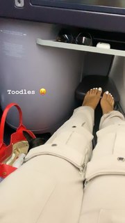 Jilly Anais feet photo thumbnail