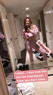 Katharine McPhee feet photo thumbnail
