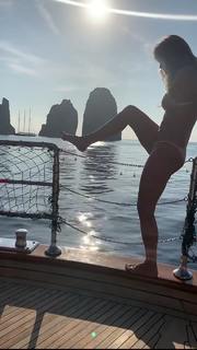 Heidi Klum feet photo thumbnail