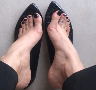 Alaine Crissiê feet photo thumbnail