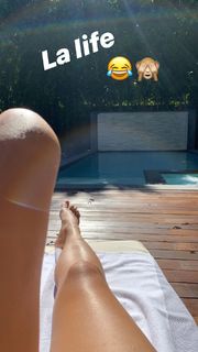 Sara Sampaio feet photo thumbnail