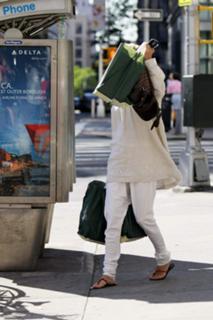 Uma Thurman feet photo thumbnail
