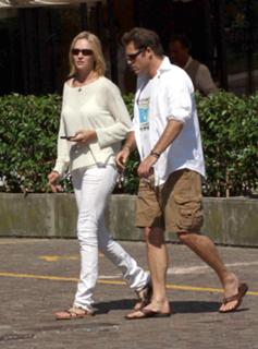 Uma Thurman feet photo thumbnail
