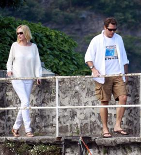 Uma Thurman feet photo thumbnail