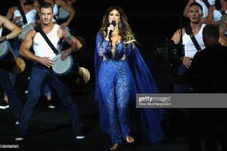 Delta Goodrem feet photo thumbnail