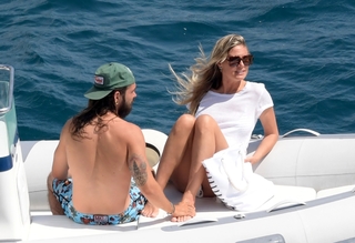Heidi Klum feet photo thumbnail