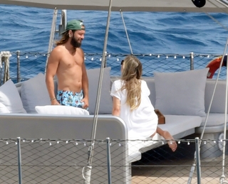 Heidi Klum feet photo thumbnail