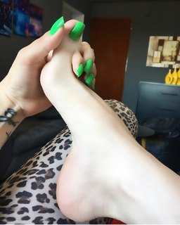 Jaqueline Mello feet photo thumbnail
