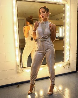 Anitta feet photo thumbnail