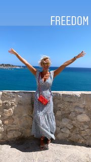 Federica Fontana feet photo thumbnail
