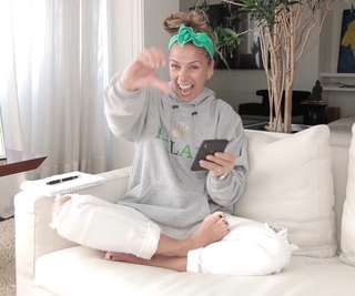 Adriane Galisteu feet photo thumbnail