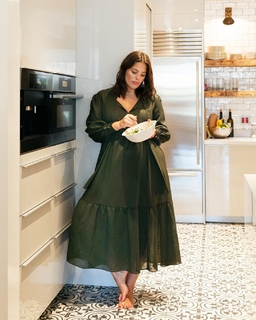 Ashley Graham feet photo thumbnail