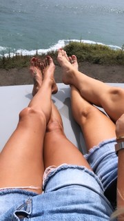 Brooke Burke feet photo thumbnail